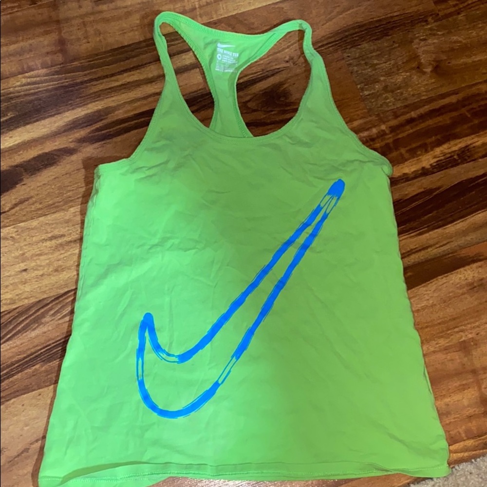 THE NIKE TEE tank top